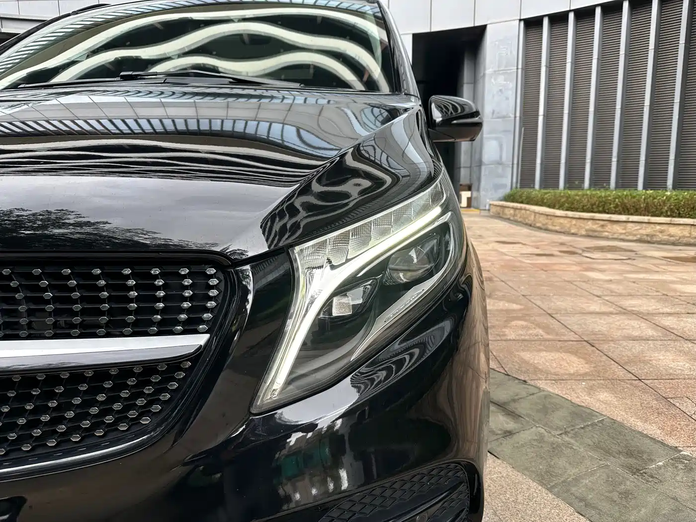 Mercedes-Benz V-Class 2020 Model V 260 L Long Wheelbase Luxury фото 4