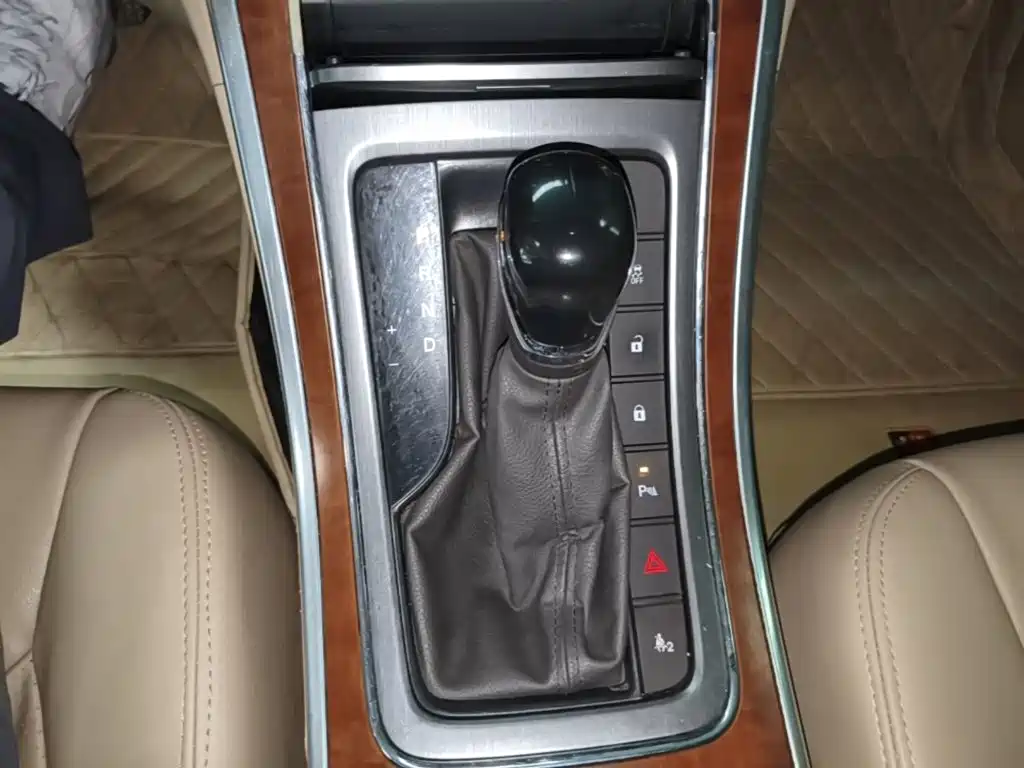 Roewe 950 2017 2012 2.0L Comfort Edition