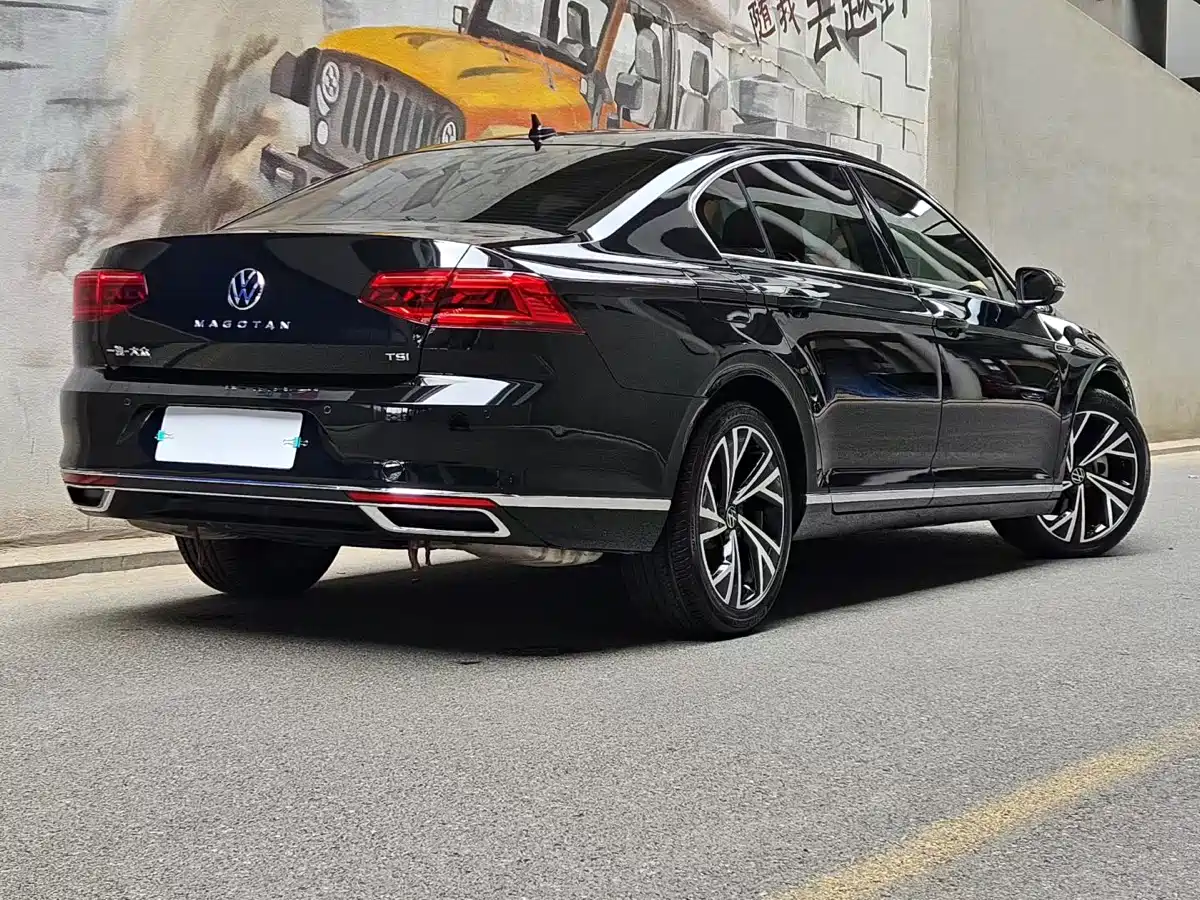 Volkswagen Magotan 2021 330TSI DSG 30th Anniversary Edition фото 2
