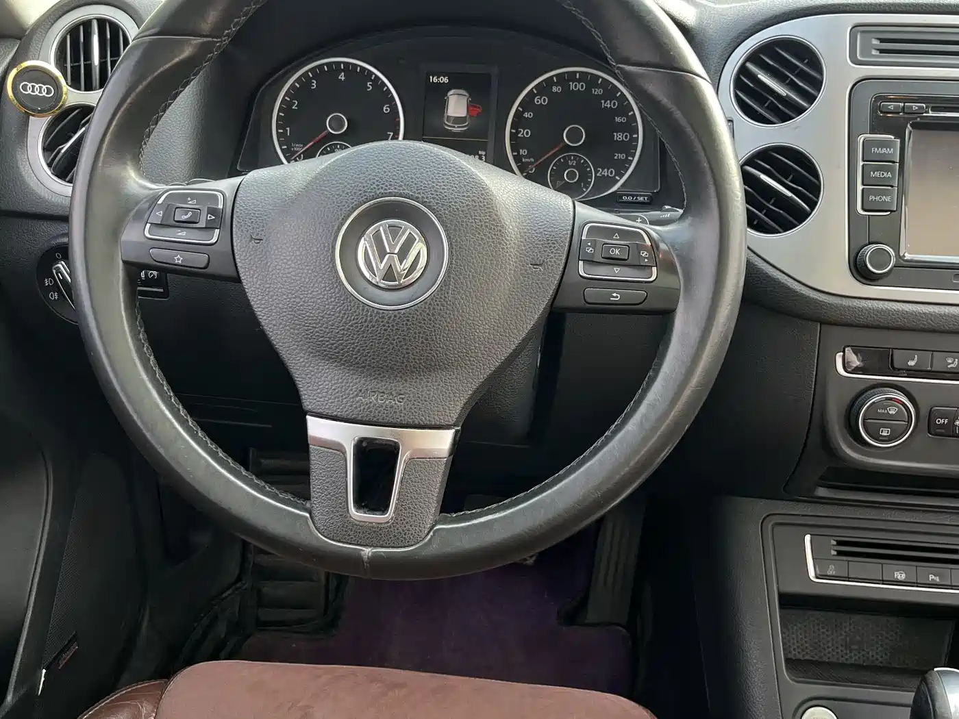 Volkswagen Tiguan 2015 2.0TSI Automatic 4WD Flagship фото 16