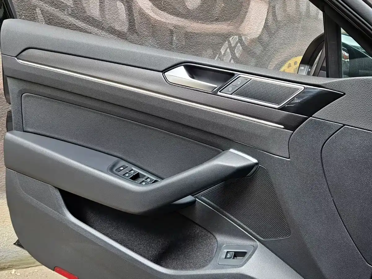 Volkswagen Magotan 2021 330TSI DSG 30th Anniversary Edition фото 6