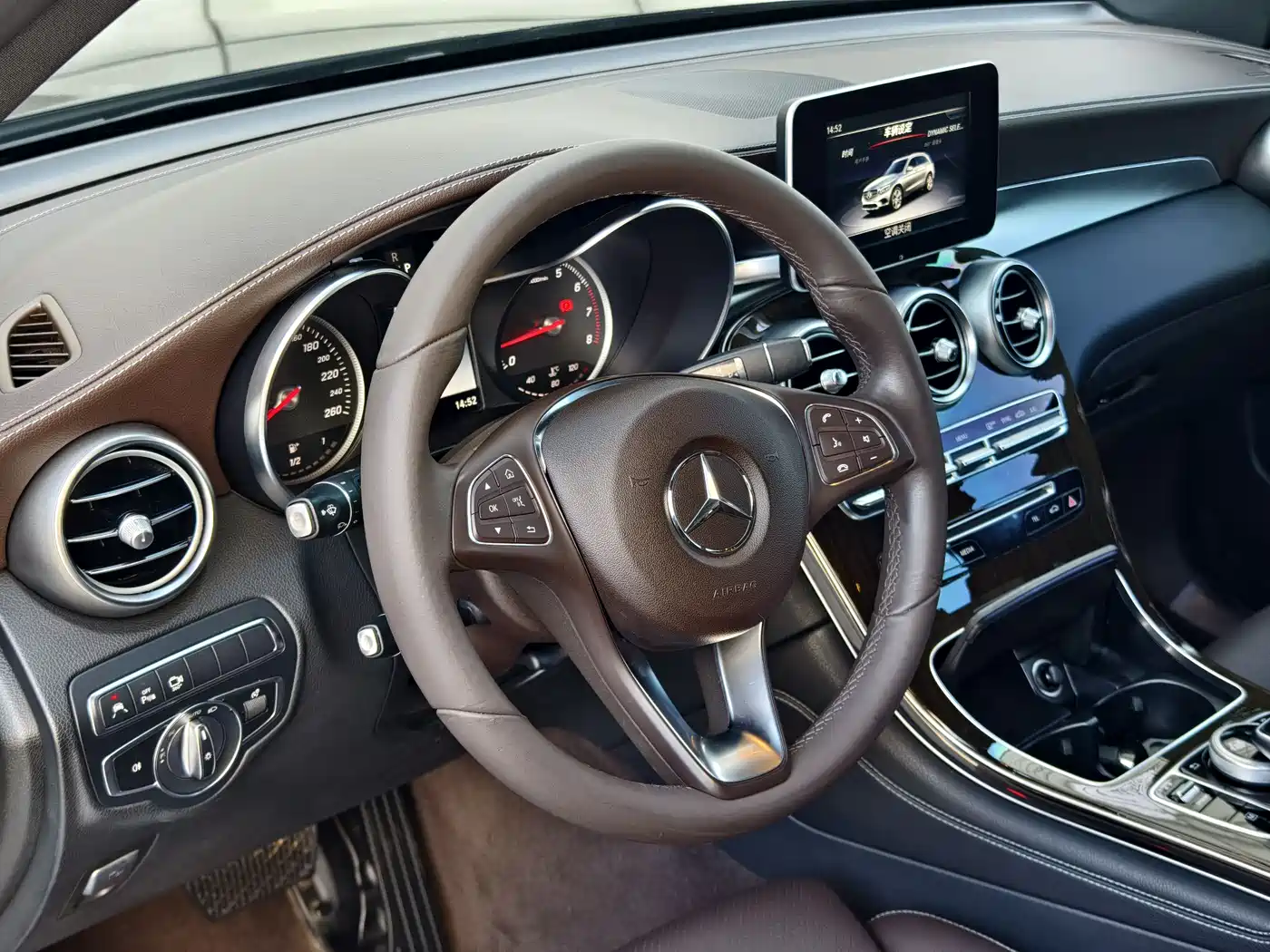 Mercedes-Benz GLC 2018 GLC 260 4MATIC Luxury фото 7