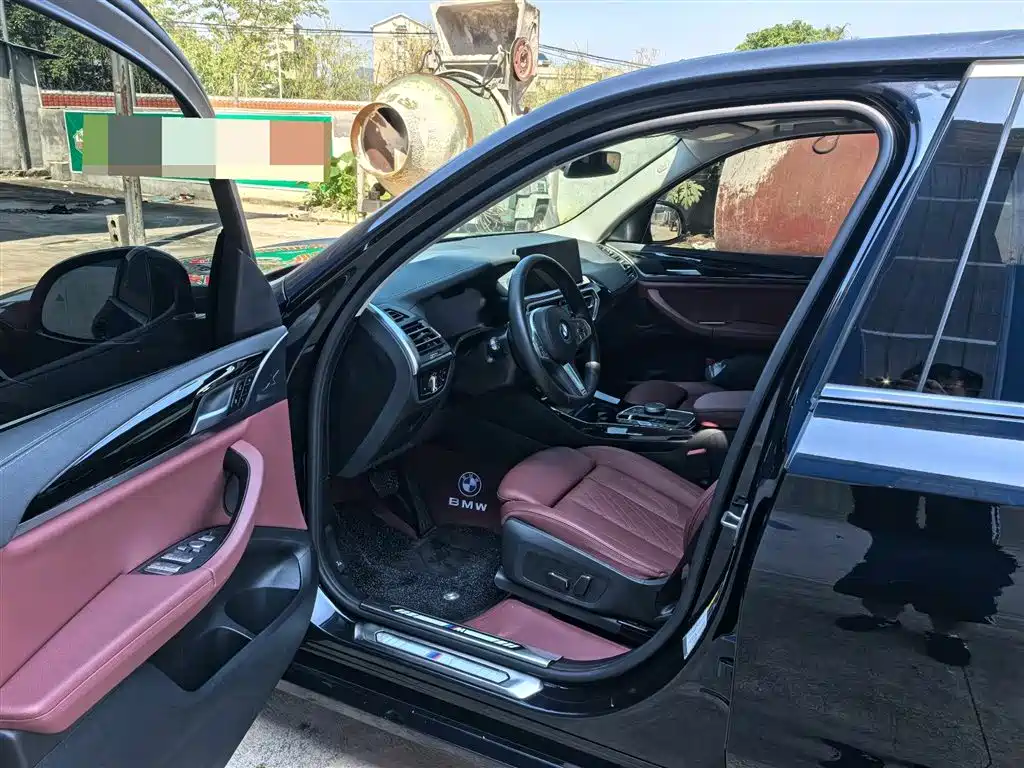 BMW iX3 2024 Leading Edition фото 6