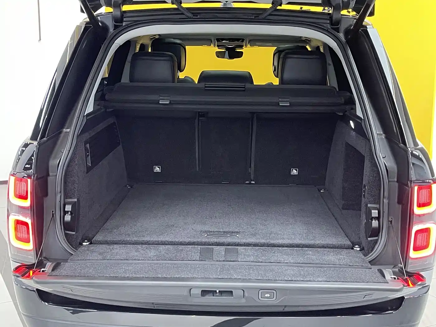 Land Rover Range Rover 2019 3.0 SC V6 Golden Age Edition фото 26
