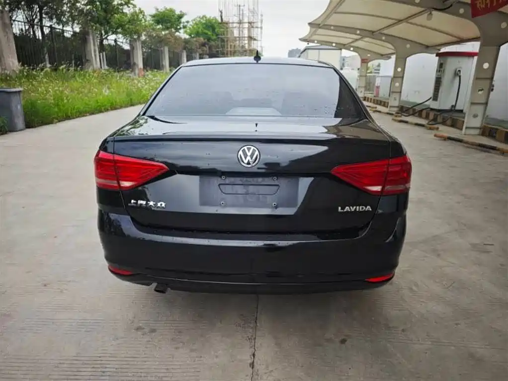 Volkswagen Lavida 2018 Classic 1.5L Automatic Trend China VI фото 8