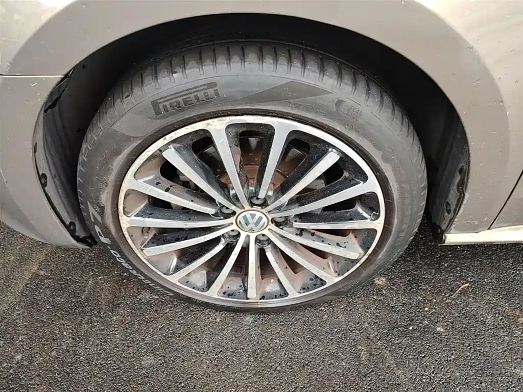 Volkswagen Passat 2015 1.8TSI DSG Prestige Edition фото 23
