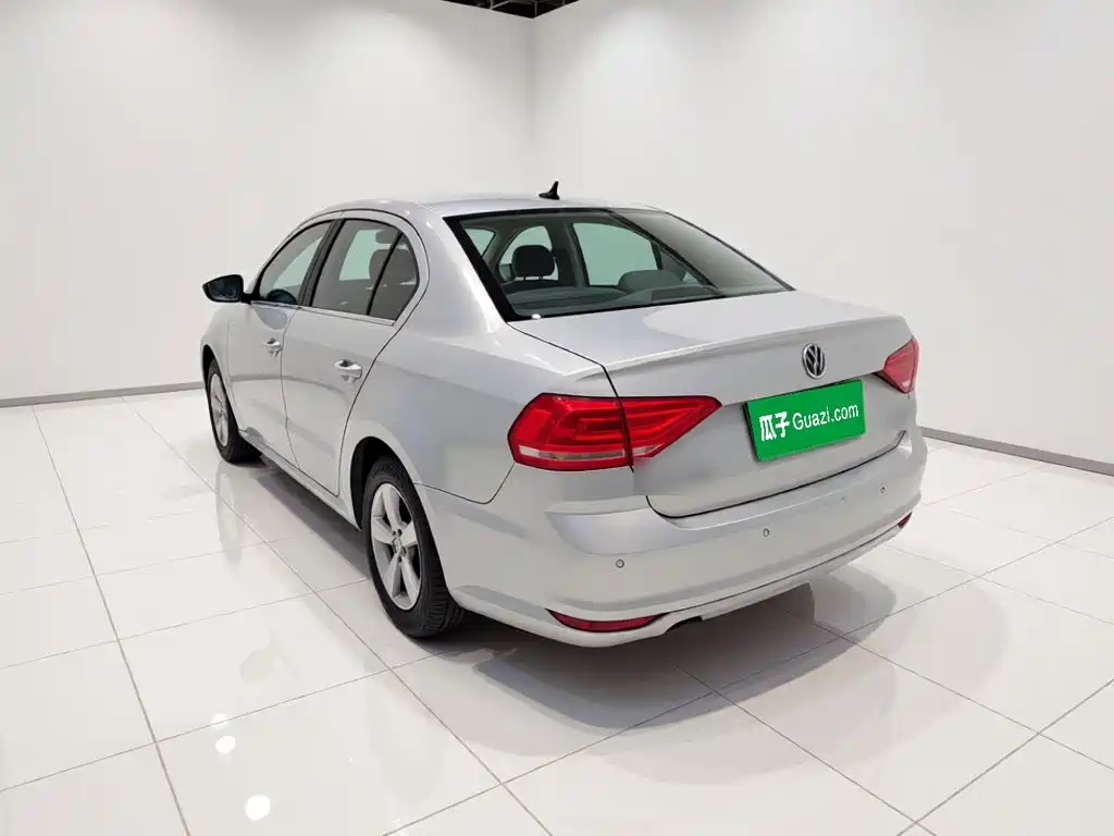 Фото 4 - Volkswagen Lavida