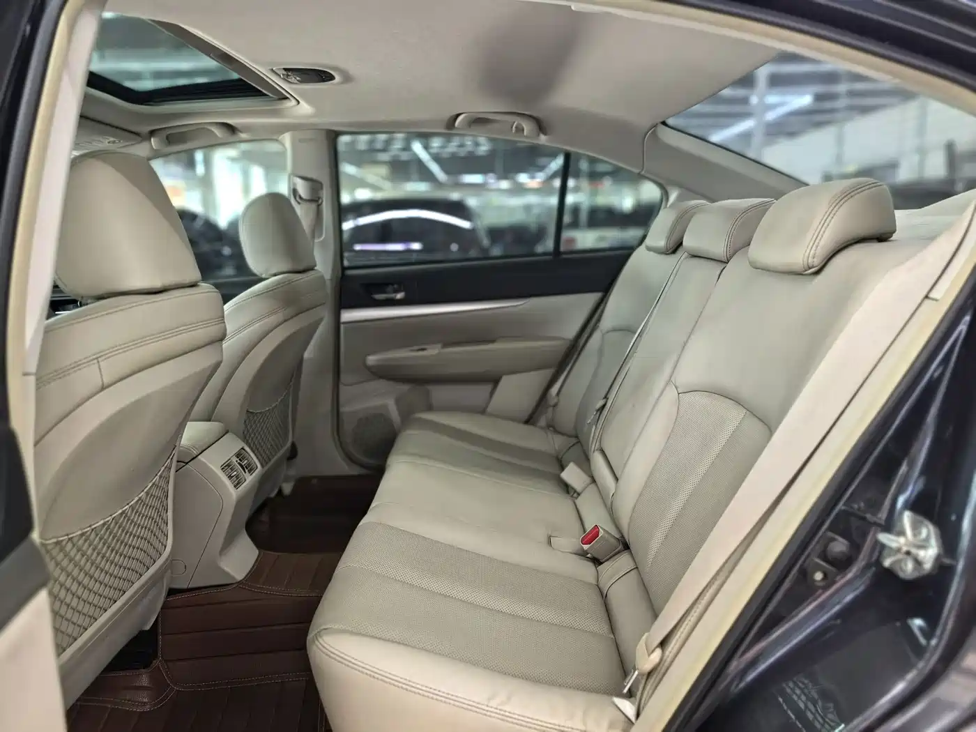 Subaru Legacy 2010 2010 Model 2.0i Luxury