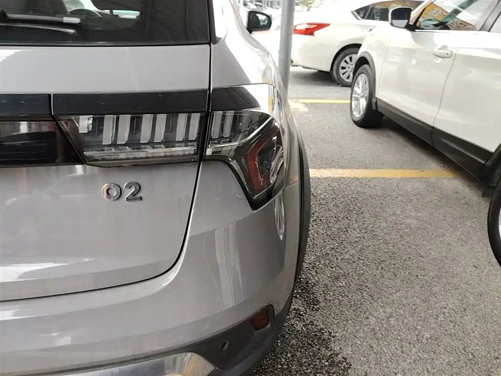 Lynk & Co 02 2018 1.5T DCT 2WD Power Edition China V фото 8
