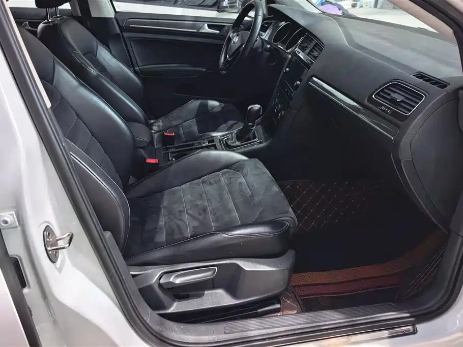 Volkswagen Golf 2018 230TSI Automatic Comfort фото 8