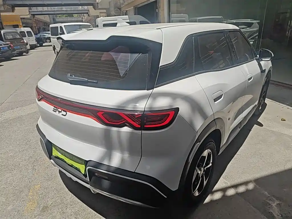 BYD Yuan UP 2024 401KM Leading Edition фото 7