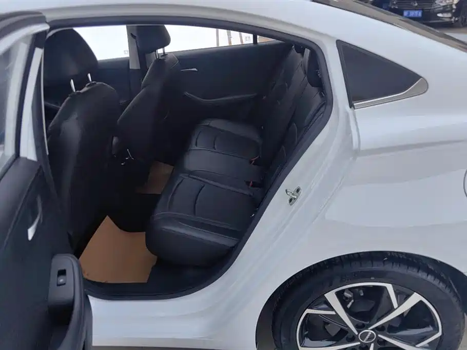ROEWE I5