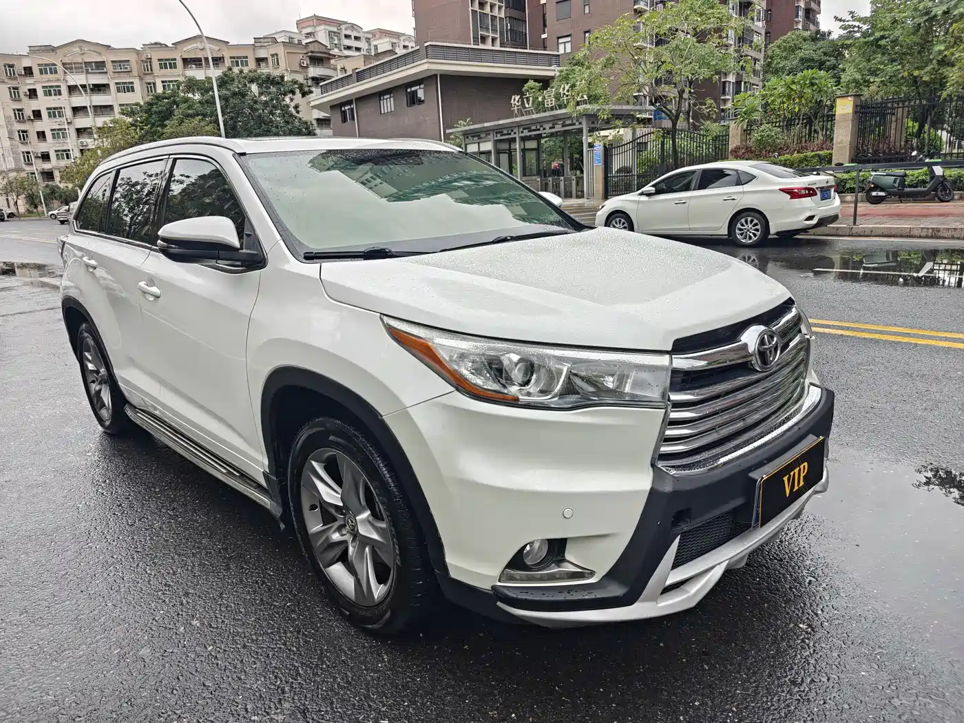 Toyota Highlander 2015 2.0T AWD Luxury Edition 7-seater фото 3