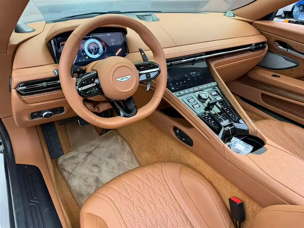 Aston Martin DB12 2023 4.0T V8 Volante фото 4