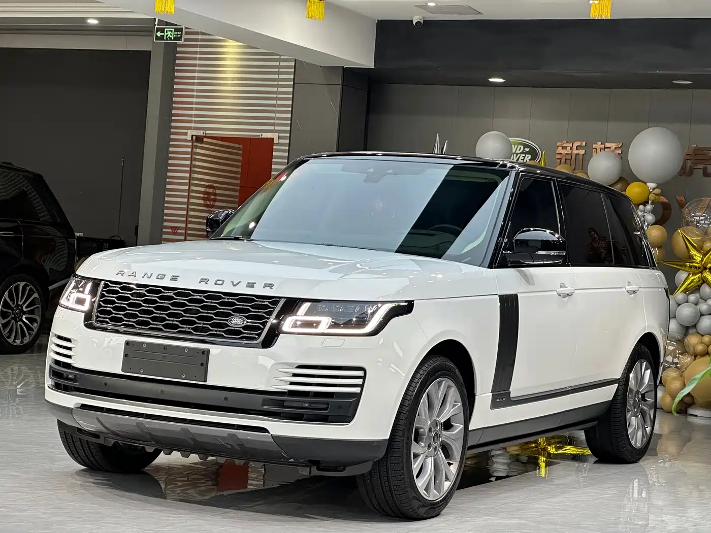 Land Rover Range Rover 2021 3.0 L6 Heritage Extended Classic Edition