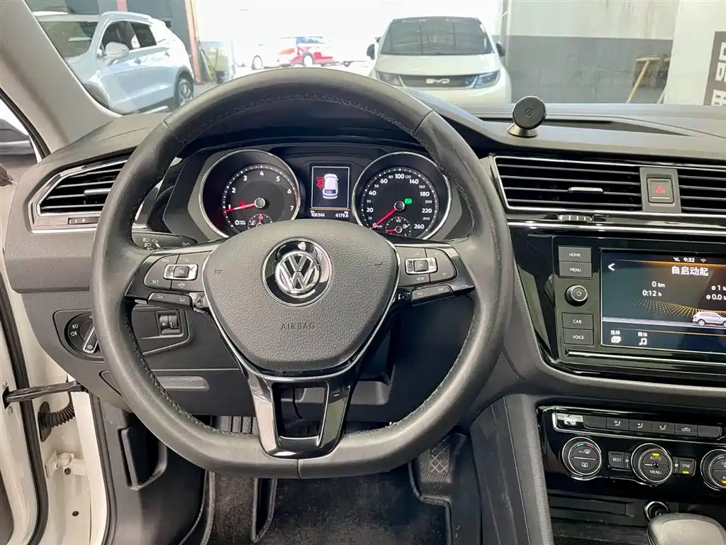 Volkswagen Tiguan L 2019 330TSI Automatic 2WD Panorama Comfort Edition China VI фото 13