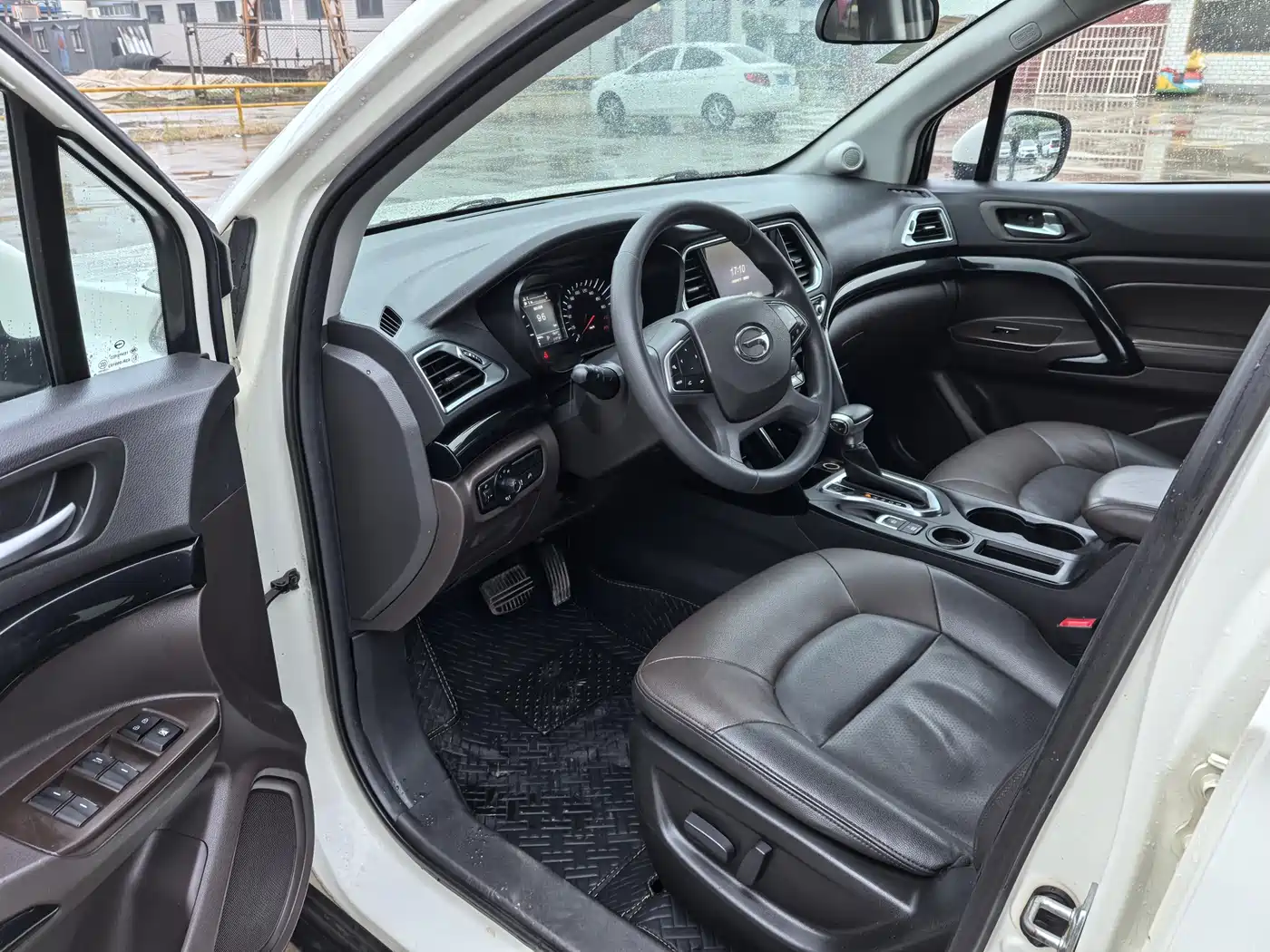 GAC Trumpchi Trumpchi GS4 2016 235T G-DCT Luxury Edition фото 10