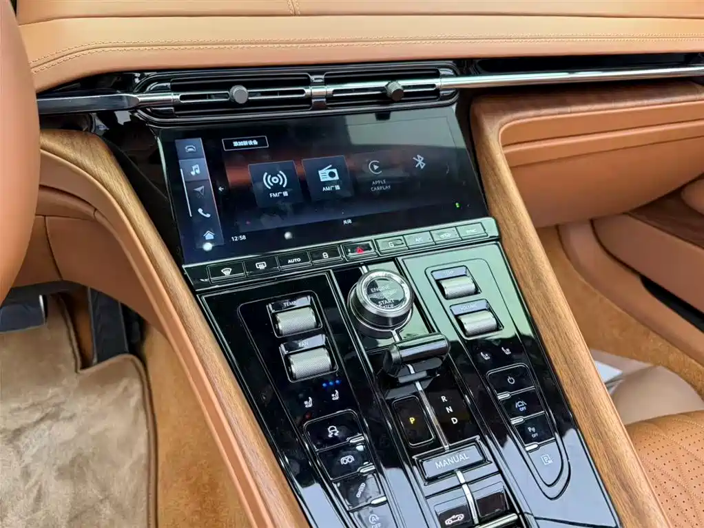 Aston Martin DB12 2023 4.0T V8 Volante фото 9