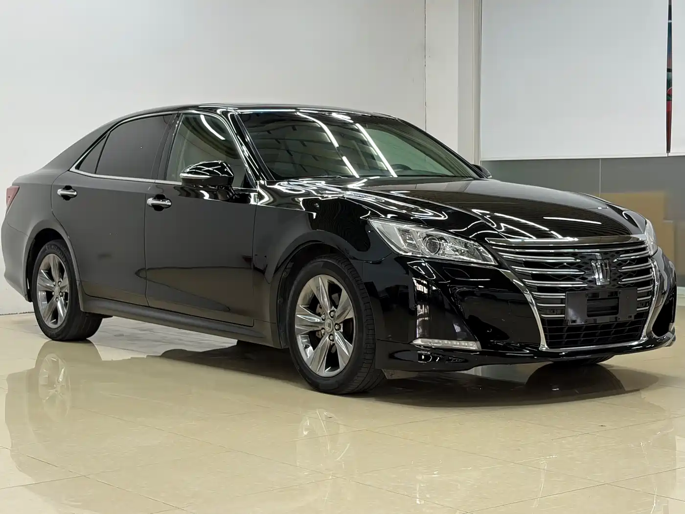 Toyota Crown 2015 2.0T Fashion фото 3