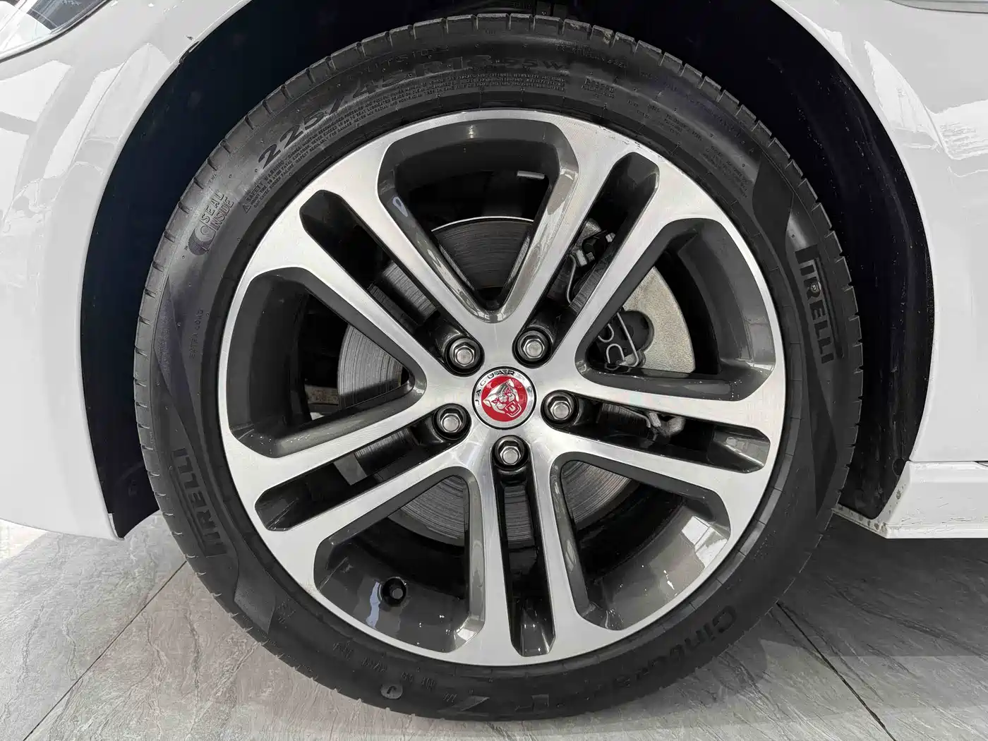 Jaguar XEL 2024 2024 Model 2.0T 250PS R-DYNAMIC S Progressive Sport Edition