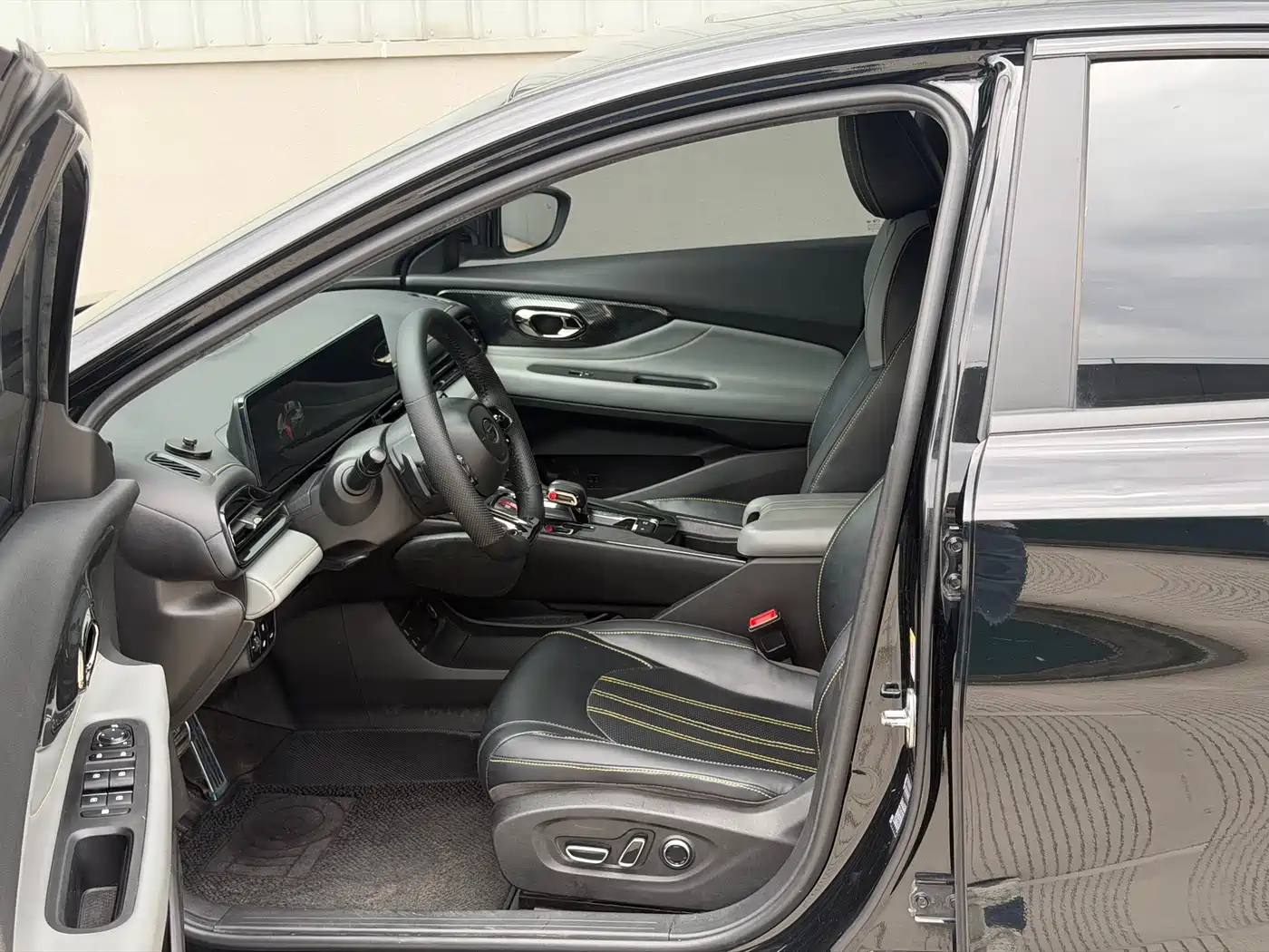 GAC Trumpchi Trumpchi Emkoo 2023 270T DCT J16 Edition фото 4