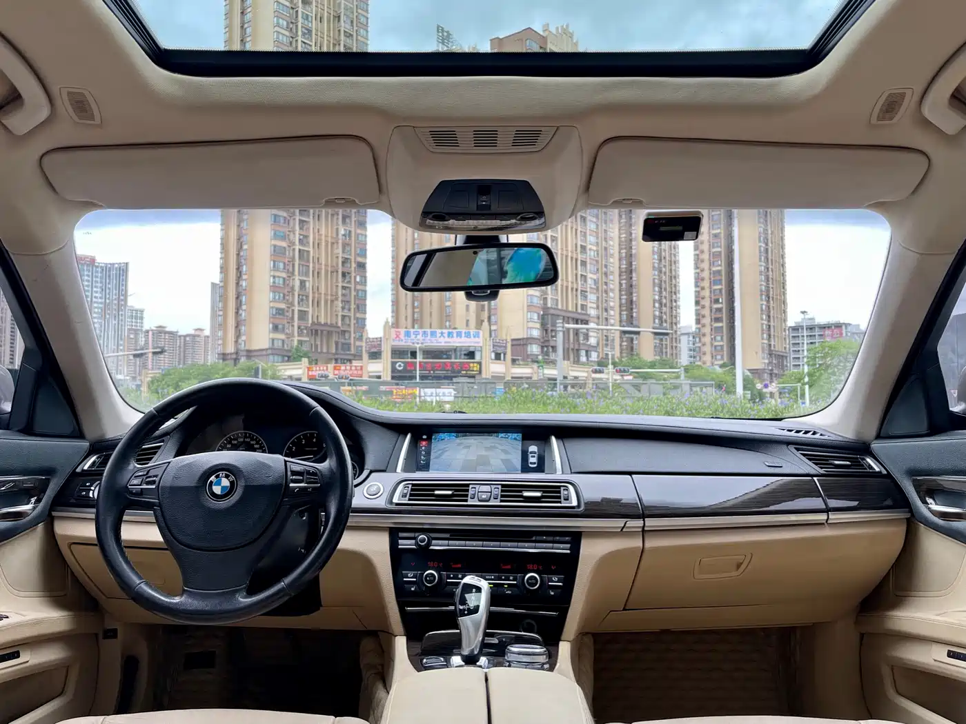 BMW 7 Series 2009 Model 740Li Leading Edition фото 16