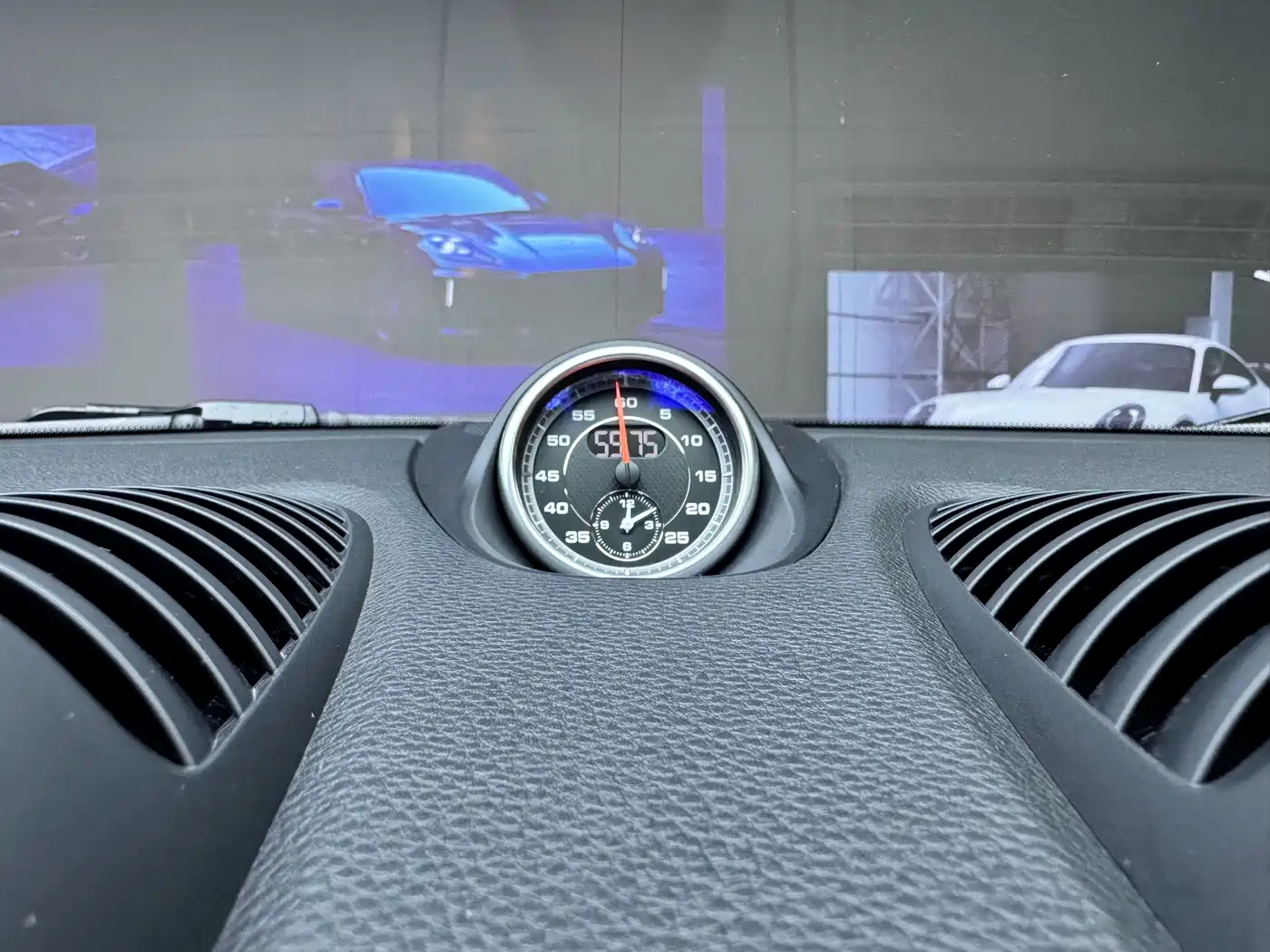 Porsche 718 2019 Cayman T 2.0T фото 11