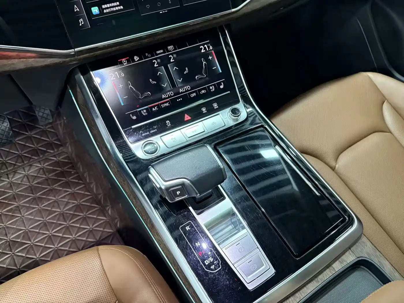 Фото 20 - Audi Q7