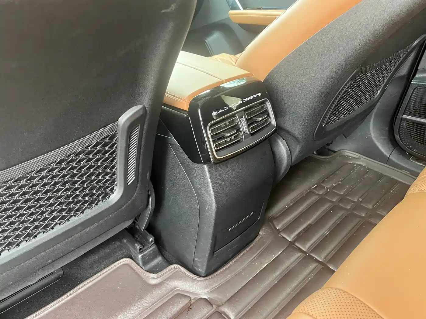 BYD Tang New Energy 2023 Model DM-i Champion Edition 112KM Honor фото 15