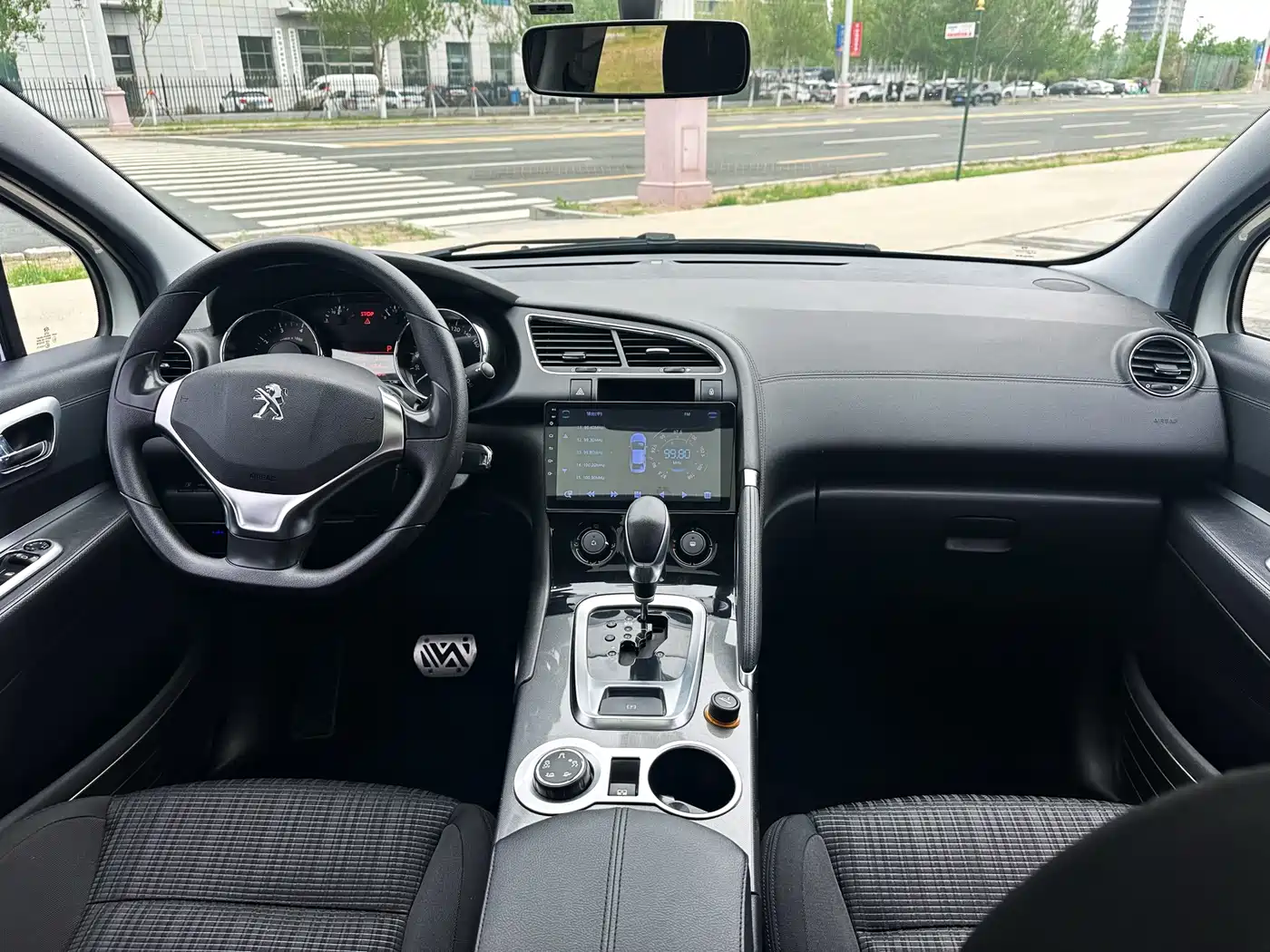 Peugeot 3008 2016 1.6THP Automatic Standard Edition фото 15