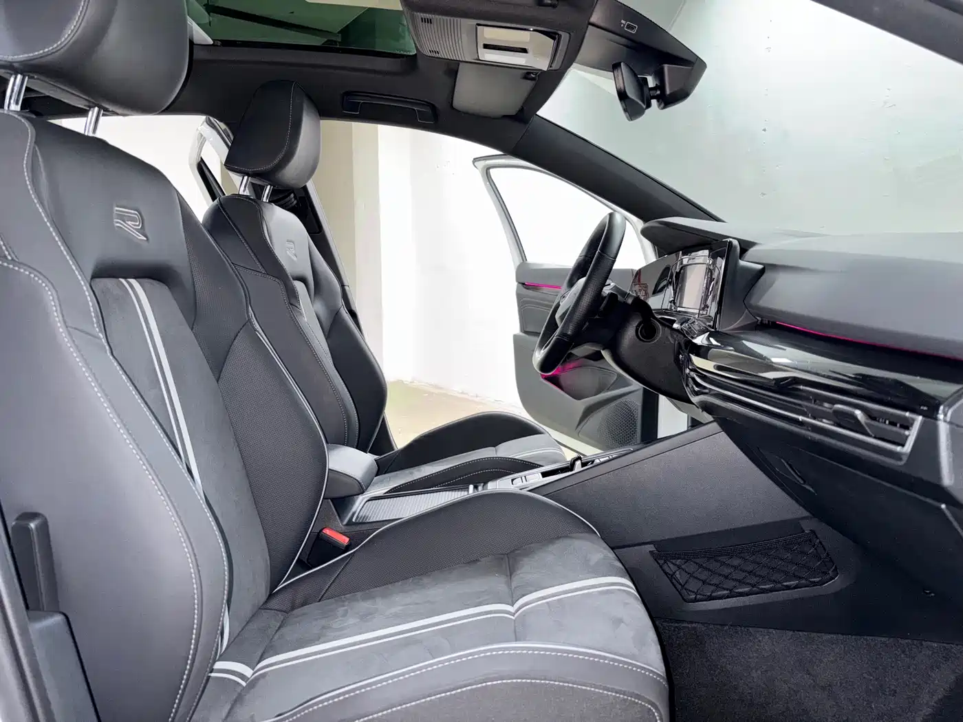 Volkswagen Golf 2021 280TSI DSG R-Line фото 10