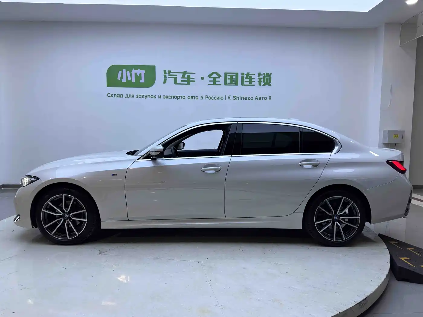 BMW 3 Series 2023 320Li M Sport Package фото 8