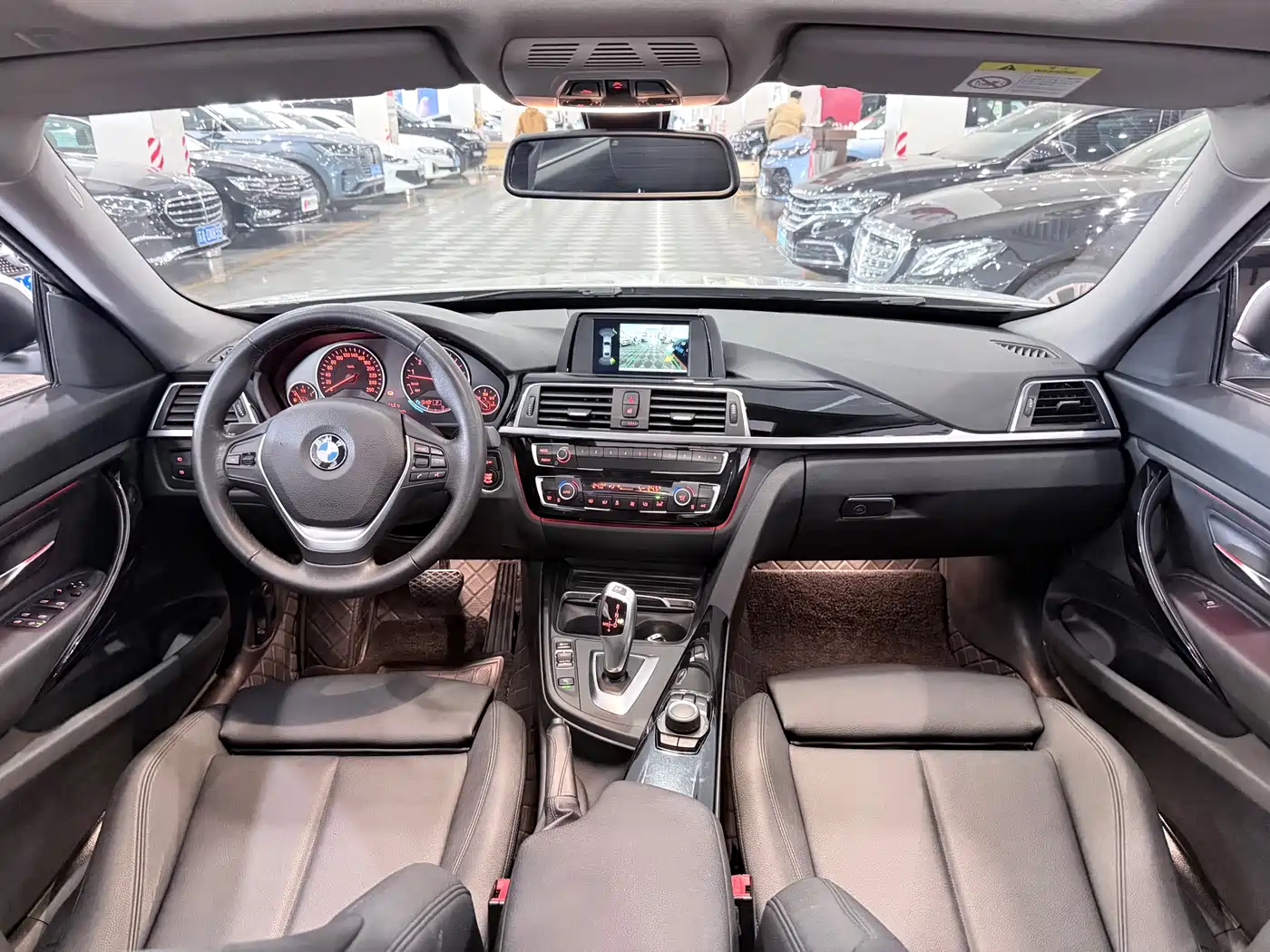 BMW 3 Series GT 2018 320i Fashion фото 8