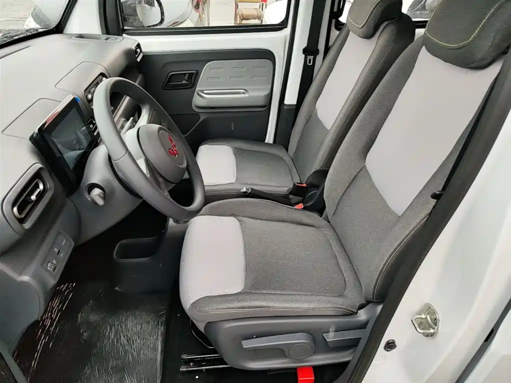 Wuling Motors Wuling Zhiguang NEV 2026 2025 Model 305km Base Version