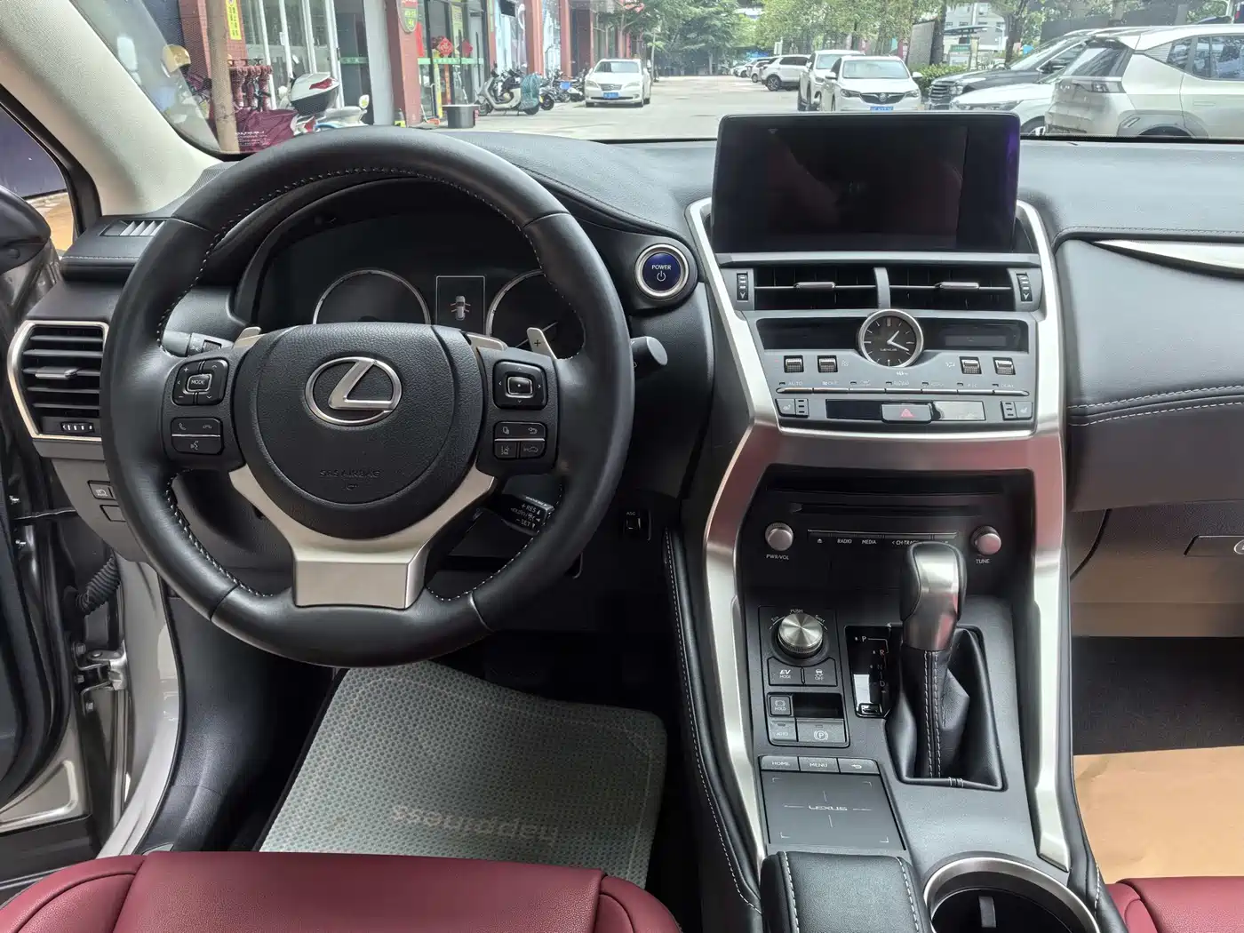 Lexus NX 2020 300h FWD F Sport China V фото 14