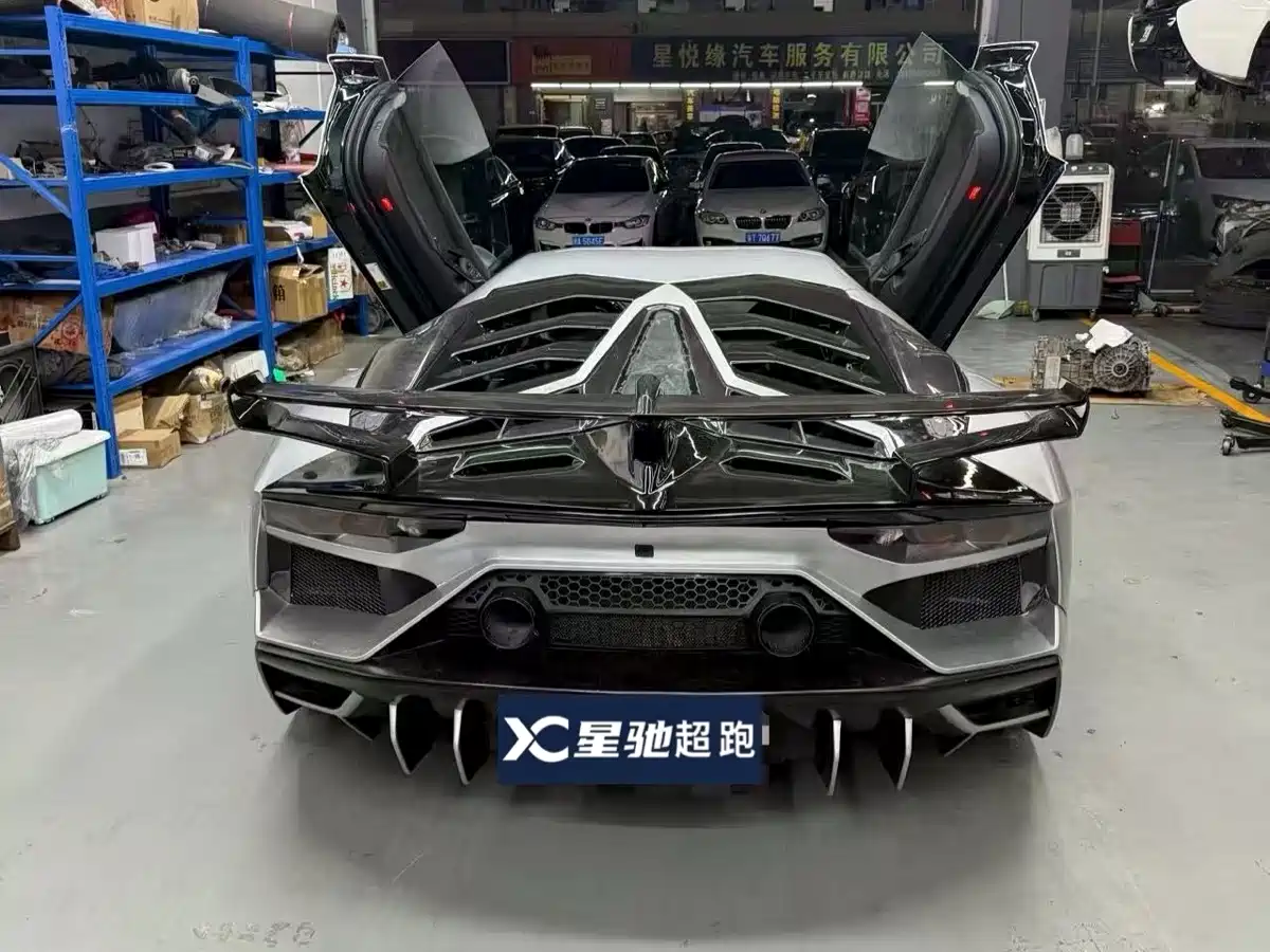 Lamborghini Aventador 2014 2011 LP 700-4