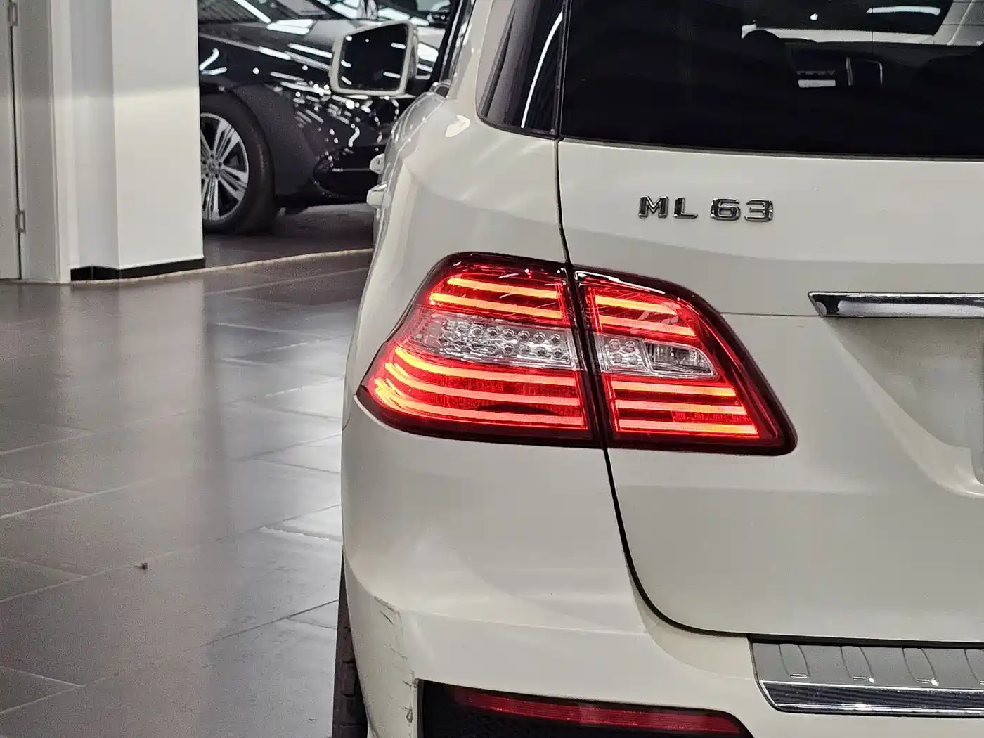 Mercedes-Benz M-Class AMG 2012 AMG ML 63 фото 4