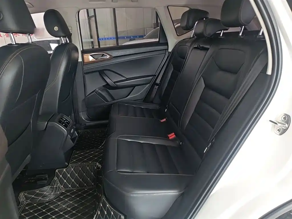 Volkswagen Tharu 2019 280TSI 2WD Comfort Edition China VI фото 17