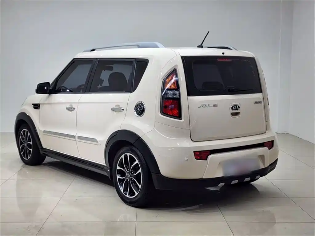 Kia Soul 2013 1.6L AT Premium фото 21