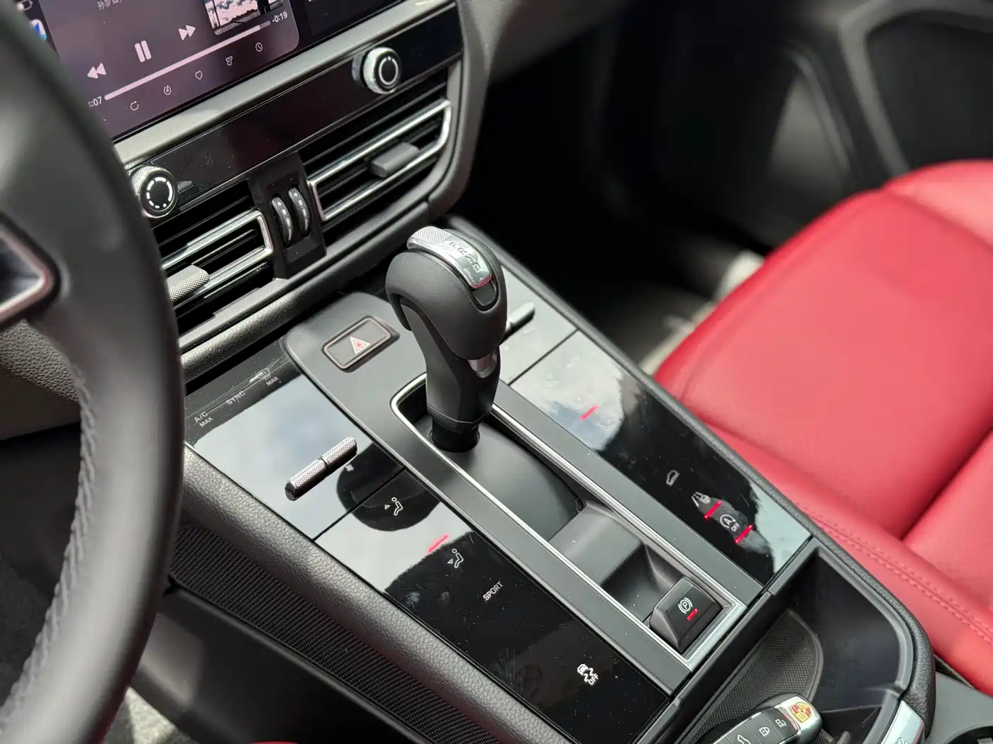 Porsche Macan 2022 Macan 2.0T фото 26