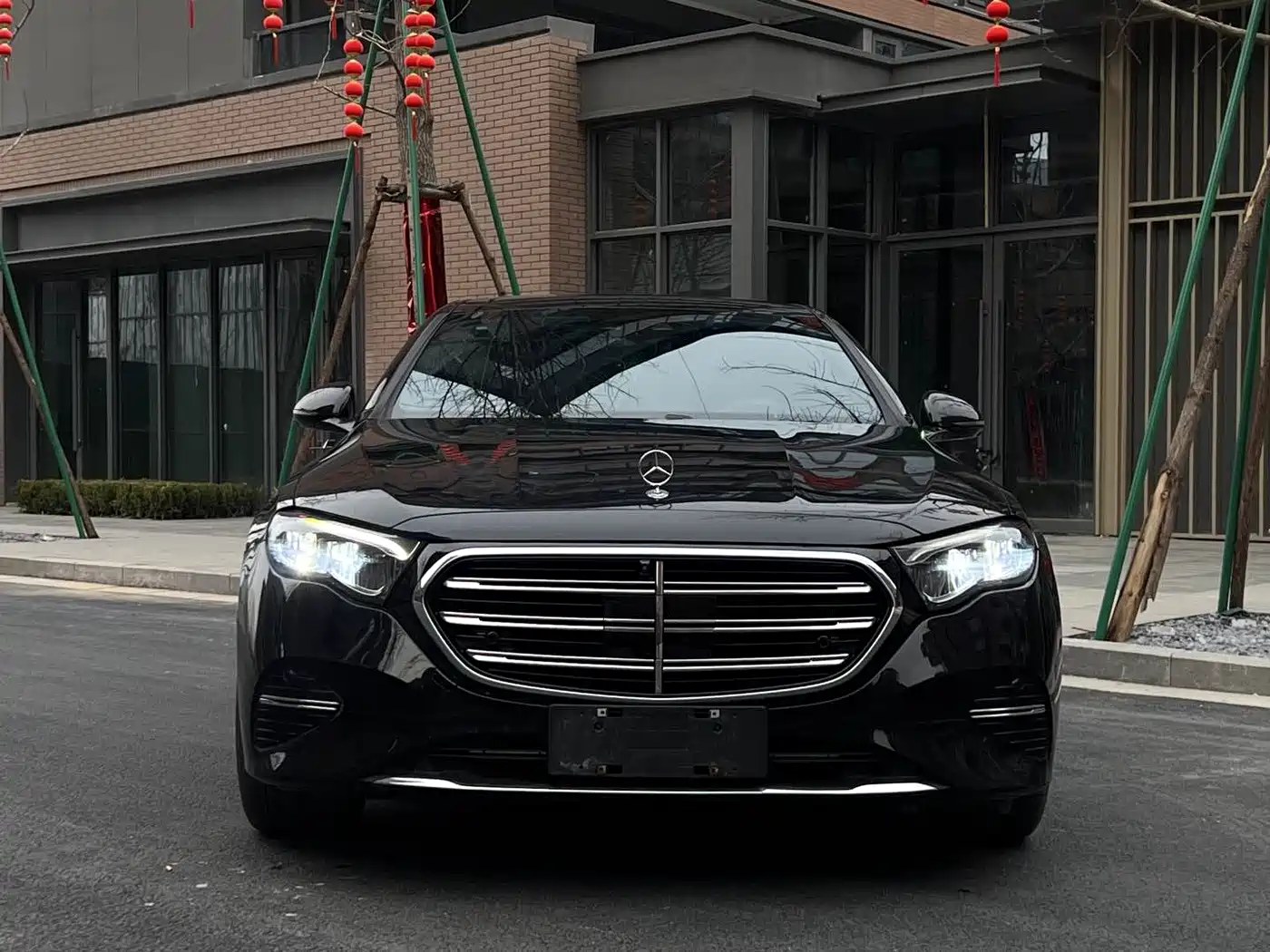 Mercedes-Benz E-Class 2025 E 300 L Luxury фото 2