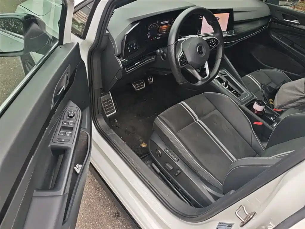 Volkswagen Golf 2021 280TSI DSG R-Line фото 16