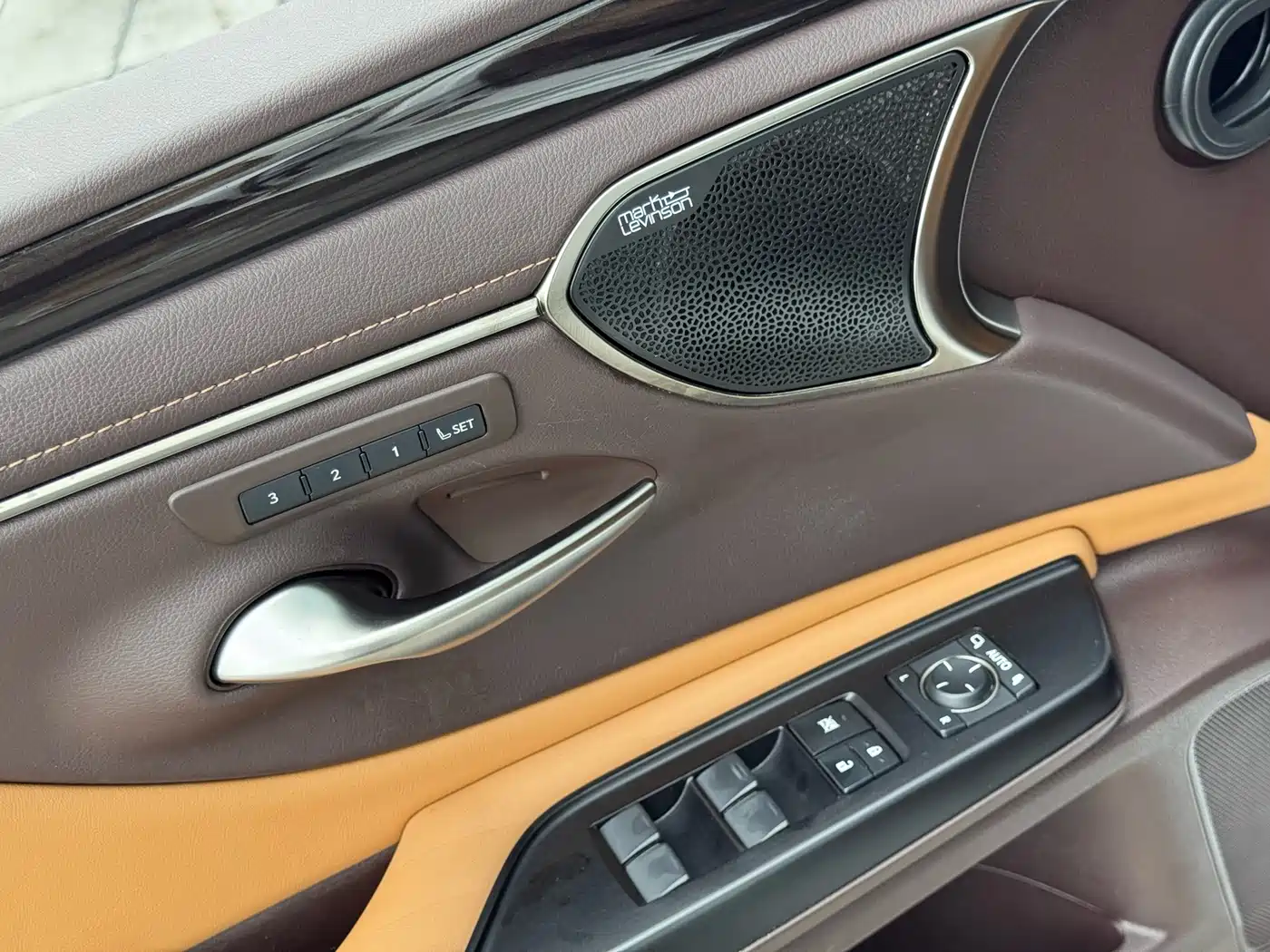 Lexus ES 2018 300h Executive Edition China V фото 13