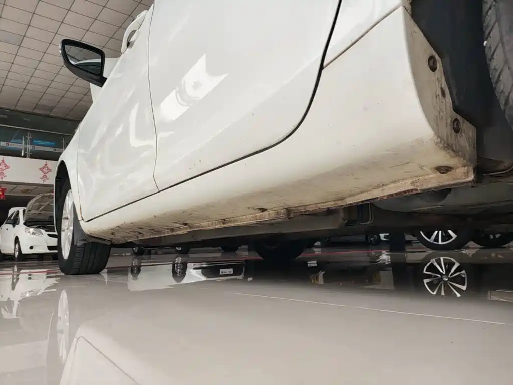 Фото 22 - Geely Emgrand