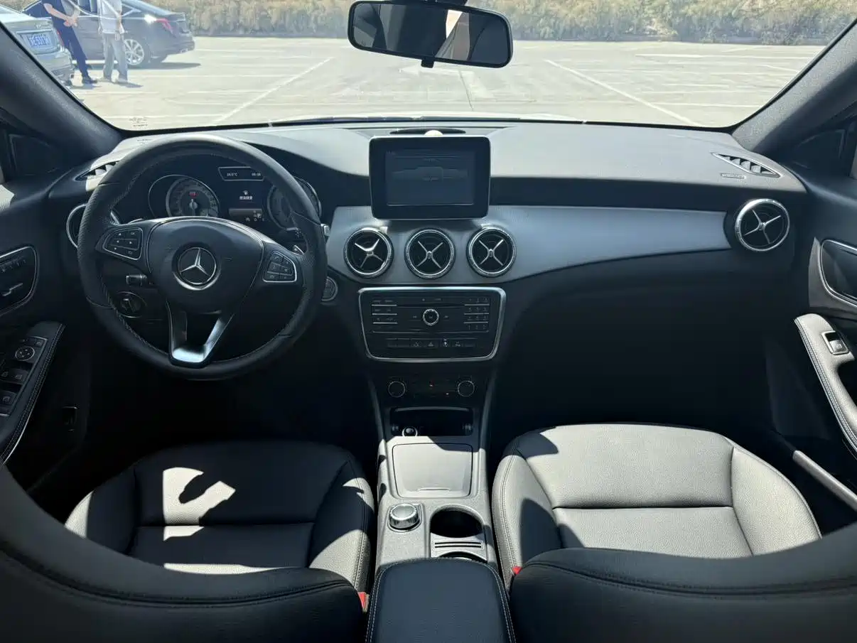 Mercedes-Benz CLA (Import) 2015 CLA 200 фото 5