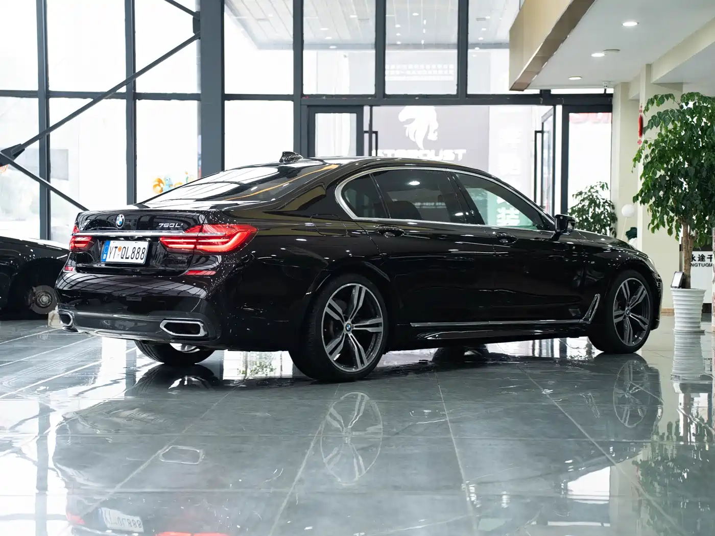 BMW 7 Series 2018 750Li xDrive M Sport Package фото 4