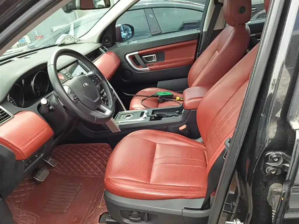 Land Rover Discovery Sport 2019 240PS SE Edition China VI фото 15