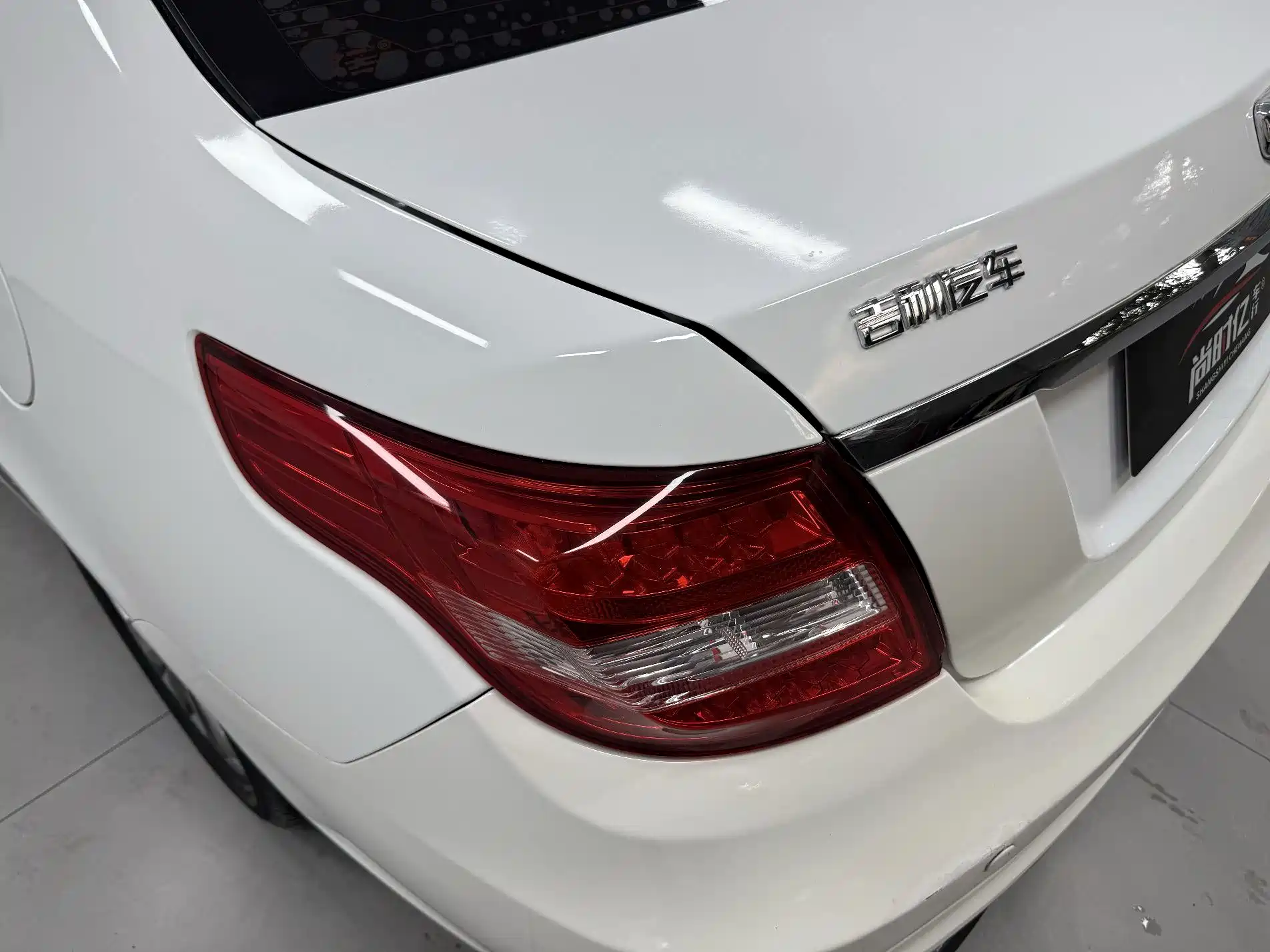 Фото 11 - Geely Vision