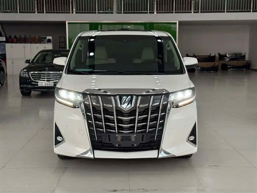 Toyota Alphard 2020 Hybrid 2.5L Luxury Edition фото 2