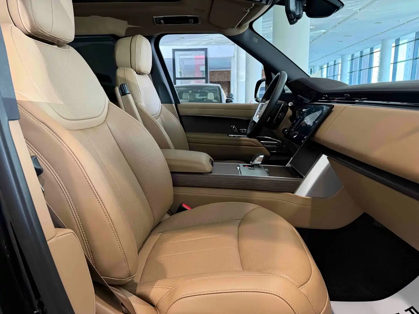 Land Rover Range Rover 2025 2025 3.0 L6 400PS Flourishing Era Extended Wheelbase